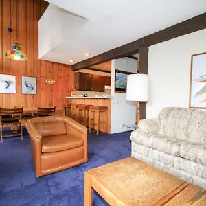  Holiday home Mammoth & Racquet Club #129
